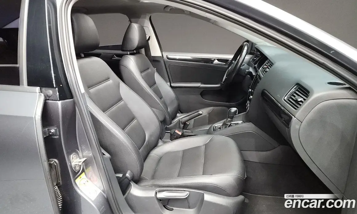 Volkswagen Jetta 2015 2.0 автомат (гидро), фото 11 Volkswagen Jetta 2015 2.0 автомат (гидро), фото 11