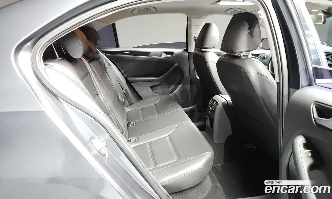 Volkswagen Jetta 2015 2.0 автомат (гидро), фото 12 Volkswagen Jetta 2015 2.0 автомат (гидро), фото 12