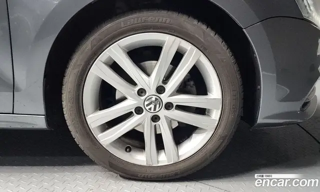 Volkswagen Jetta 2015 2.0 автомат (гидро), миниатюра 5 Volkswagen Jetta 2015 2.0 автомат (гидро), миниатюра 5