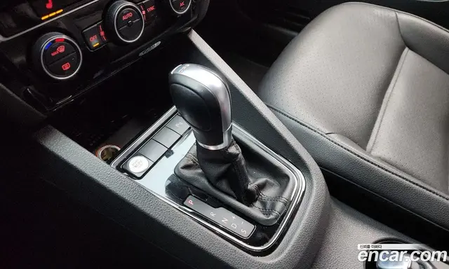 Volkswagen Jetta 2015 2.0 автомат (гидро), миниатюра 9 Volkswagen Jetta 2015 2.0 автомат (гидро), миниатюра 9