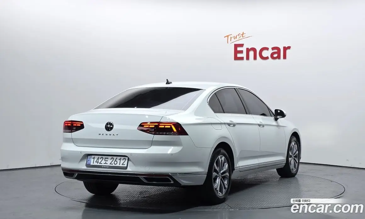 Volkswagen Passat 2022 2.0 автомат (гидро), фото 2 Volkswagen Passat 2022 2.0 автомат (гидро), фото 2