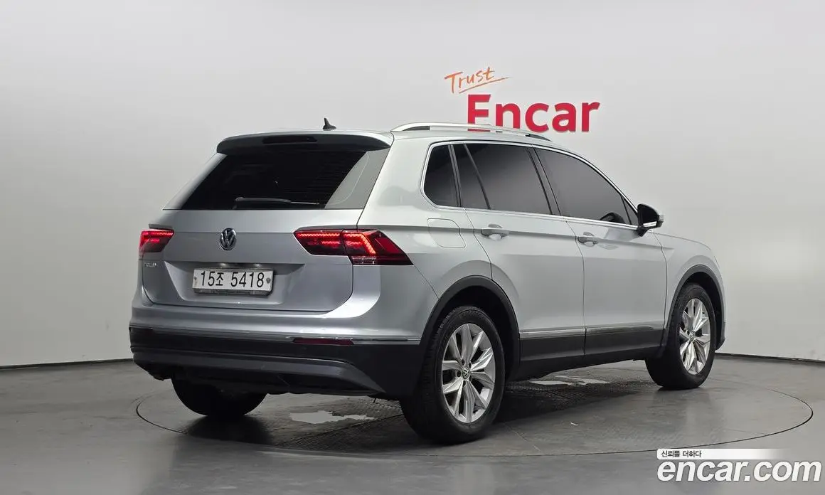 Volkswagen Tiguan 2018 2.0 автомат (гидро), фото 2 Volkswagen Tiguan 2018 2.0 автомат (гидро), фото 2
