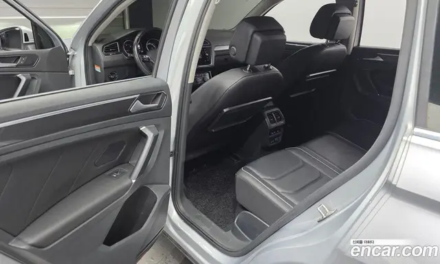 Volkswagen Tiguan 2018 2.0 автомат (гидро), миниатюра 11 Volkswagen Tiguan 2018 2.0 автомат (гидро), миниатюра 11