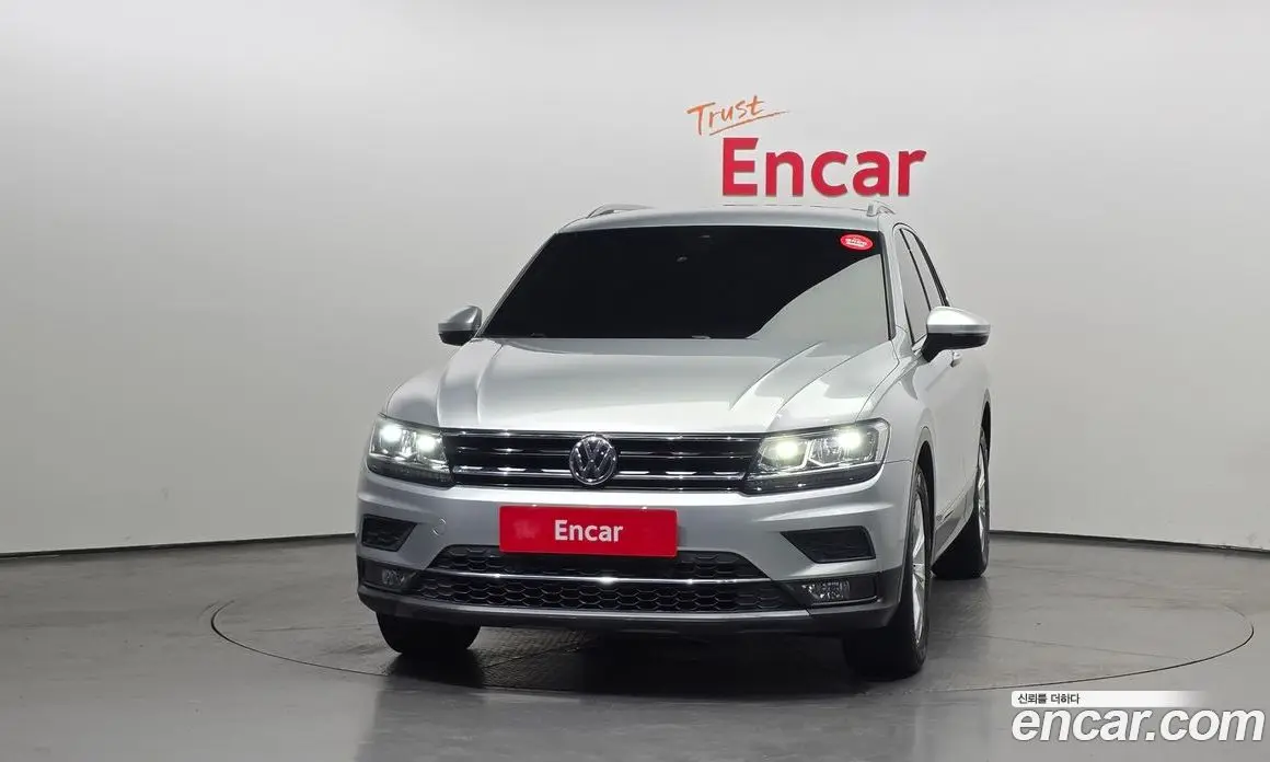 Volkswagen Tiguan 2018 2.0 автомат (гидро), фото 3 Volkswagen Tiguan 2018 2.0 автомат (гидро), фото 3