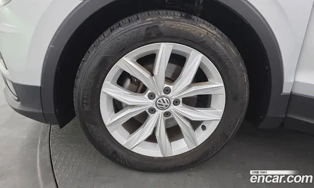 Volkswagen Tiguan 2018 2.0 автомат (гидро), миниатюра 5 Volkswagen Tiguan 2018 2.0 автомат (гидро), миниатюра 5