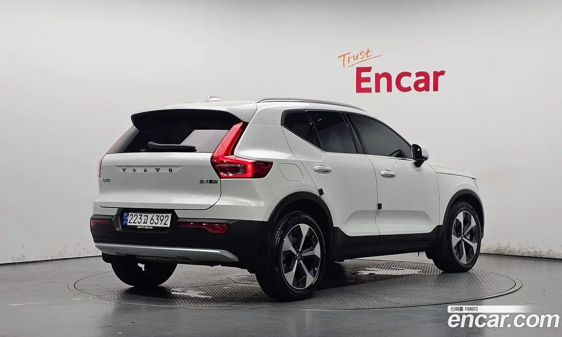 Volvo XC40 2023 2.0 автомат (гидро), фото 2 Volvo XC40 2023 2.0 автомат (гидро), фото 2