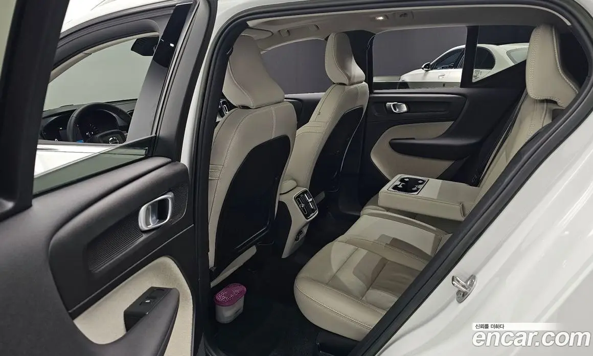 Volvo XC40 2023 2.0 автомат (гидро), фото 12 Volvo XC40 2023 2.0 автомат (гидро), фото 12