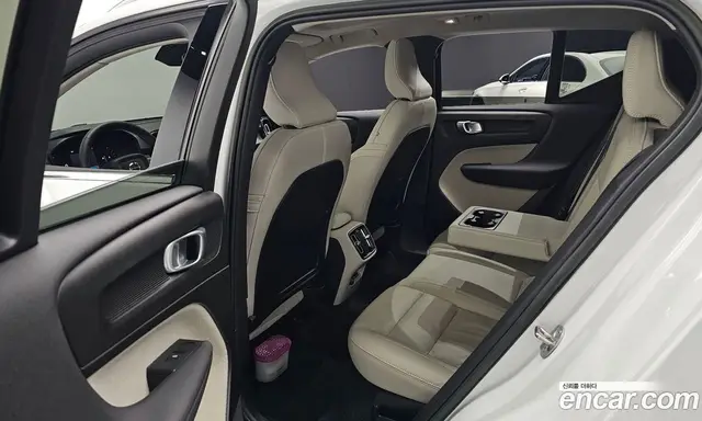 Volvo XC40 2023 2.0 автомат (гидро), миниатюра 12