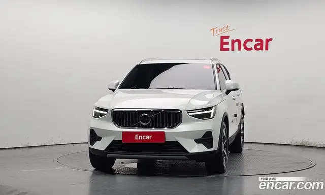 Volvo XC40 2023 2.0 автомат (гидро), миниатюра 3 Volvo XC40 2023 2.0 автомат (гидро), миниатюра 3