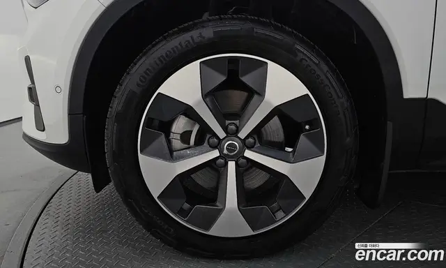 Volvo XC40 2023 2.0 автомат (гидро), миниатюра 5 Volvo XC40 2023 2.0 автомат (гидро), миниатюра 5