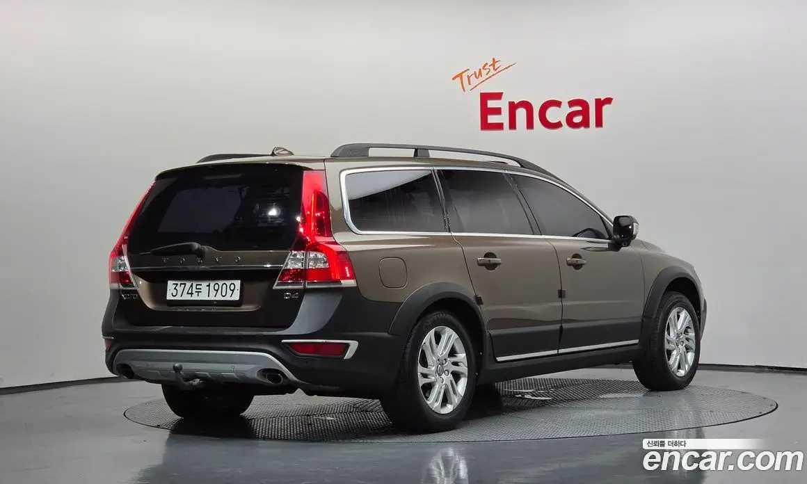 Volvo XC70 2016 2.0 автомат (гидро), фото 2 Volvo XC70 2016 2.0 автомат (гидро), фото 2