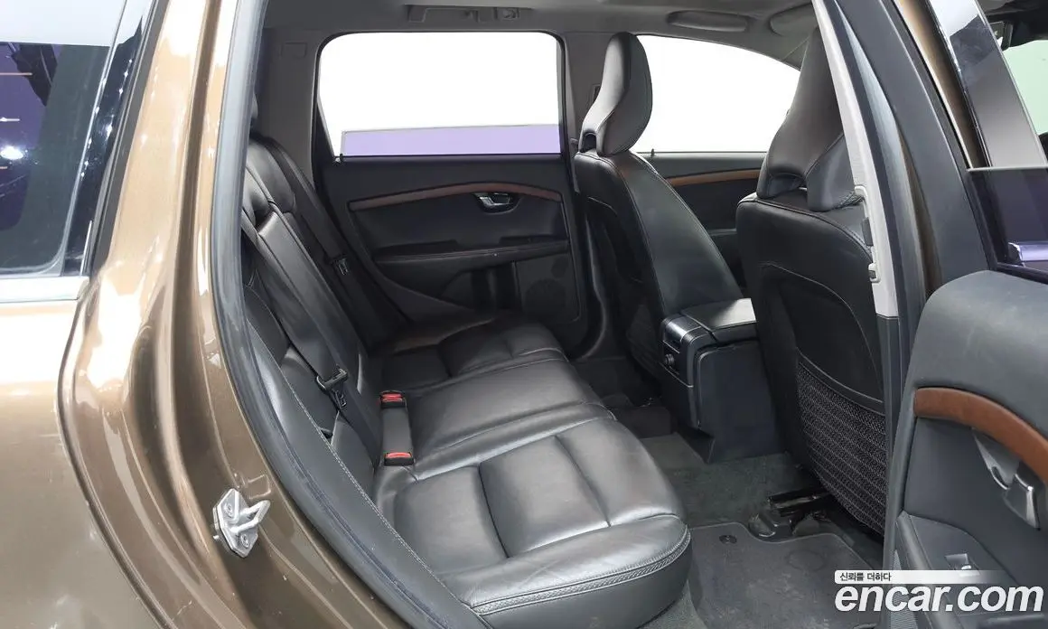 Volvo XC70 2016 2.0 автомат (гидро), фото 12 Volvo XC70 2016 2.0 автомат (гидро), фото 12
