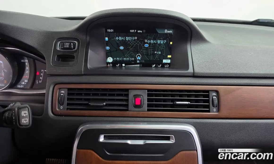 Volvo XC70 2016 2.0 автомат (гидро), фото 14 Volvo XC70 2016 2.0 автомат (гидро), фото 14