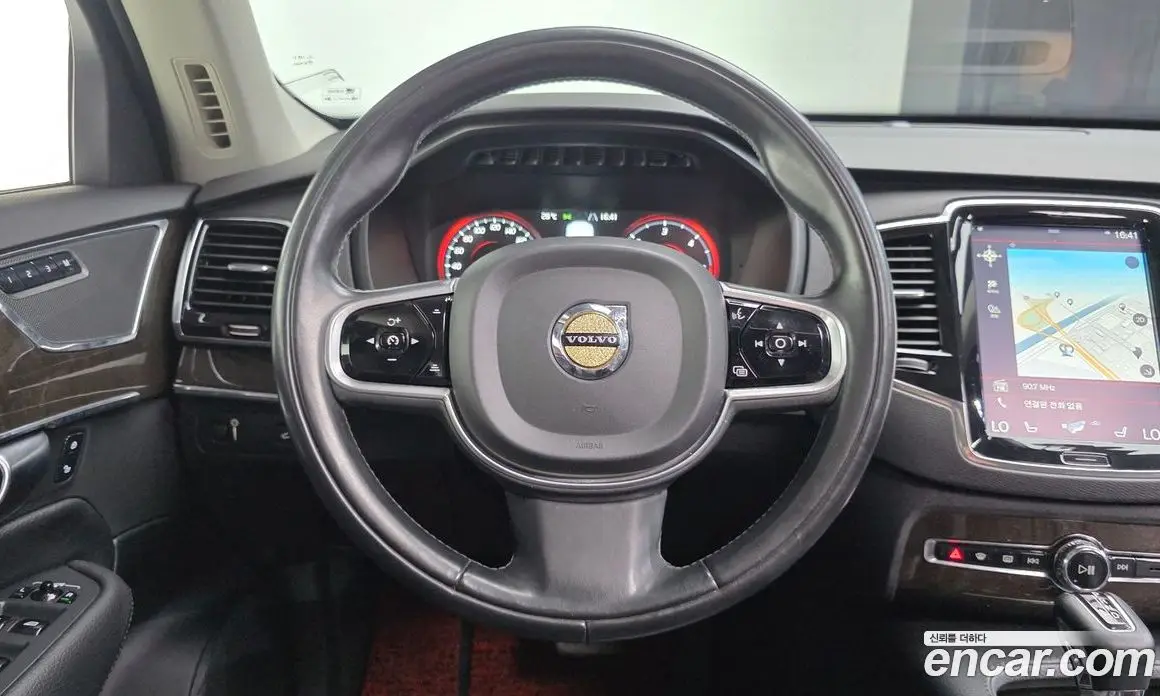 Volvo XC90 2017 2.0 автомат (гидро), фото 13 Volvo XC90 2017 2.0 автомат (гидро), фото 13