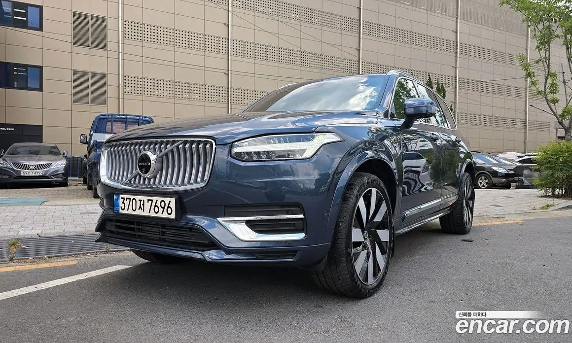 Volvo XC90 2024 2.0 автомат (гидро), фото 1 Volvo XC90 2024 2.0 автомат (гидро), фото 1