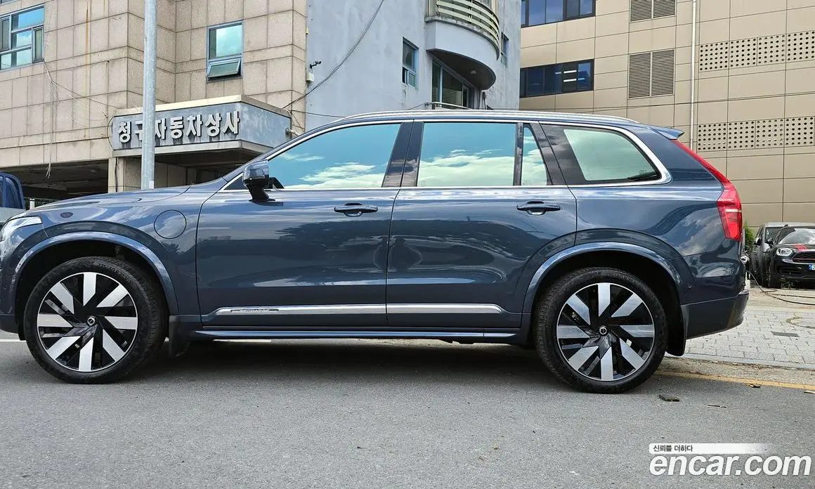 Volvo XC90 2024 2.0 автомат (гидро), фото 3 Volvo XC90 2024 2.0 автомат (гидро), фото 3