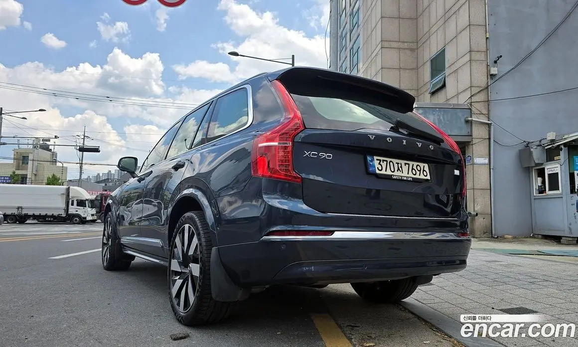 Volvo XC90 2024 2.0 автомат (гидро), фото 4 Volvo XC90 2024 2.0 автомат (гидро), фото 4