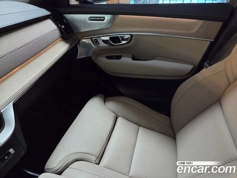 Volvo XC90 2026 2.0 автомат (гидро), фото 13 Volvo XC90 2026 2.0 автомат (гидро), фото 13