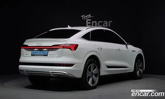Audi e-tron 2022 0.2 автомат (гидро), миниатюра 2