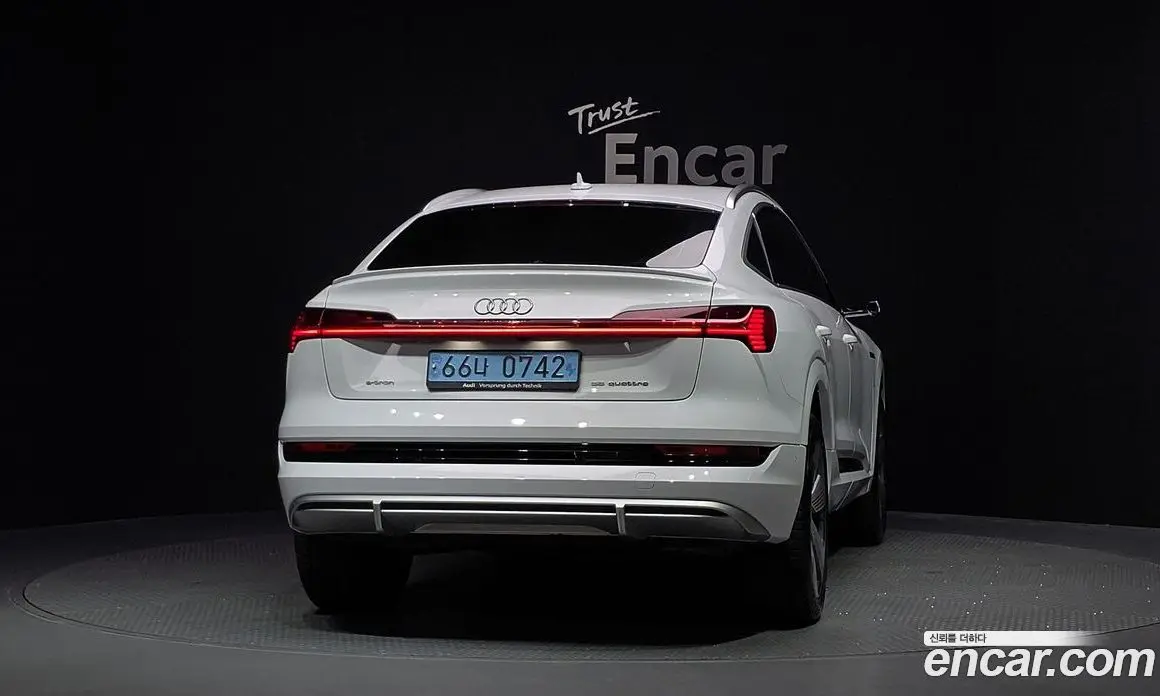 Audi e-tron 2022 0.2 автомат (гидро), фото 4