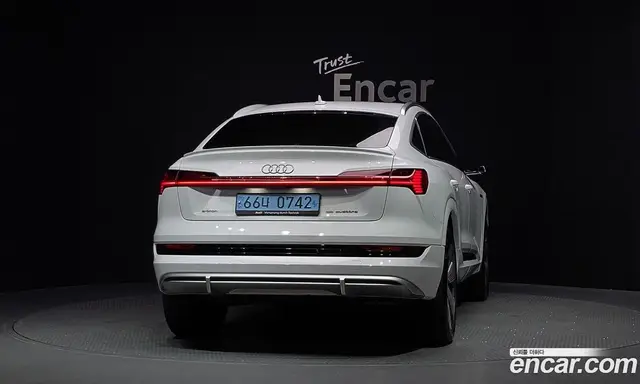 Audi e-tron 2022 0.2 автомат (гидро), миниатюра 4