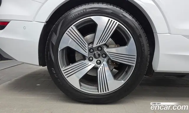 Audi e-tron 2022 0.2 автомат (гидро), миниатюра 5