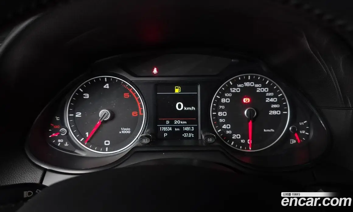 Audi Q5 2015 2.0 автомат (гидро), фото 8 Audi Q5 2015 2.0 автомат (гидро), фото 8