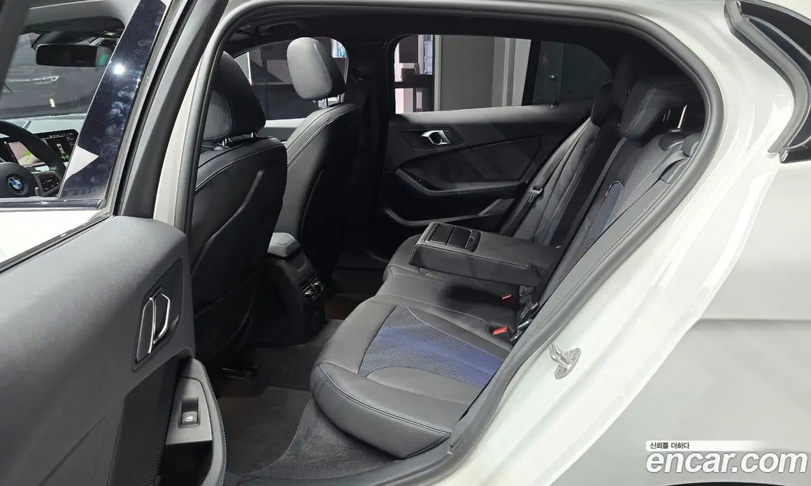 BMW 1 серия 2024 2.0 автомат (гидро), фото 12