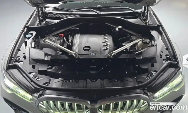 BMW X6 2022 3.0 автомат (гидро), миниатюра 6
