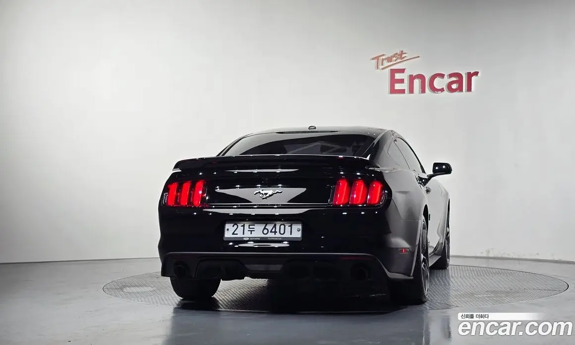 Ford Mustang 2017 2.3 автомат (гидро), фото 4