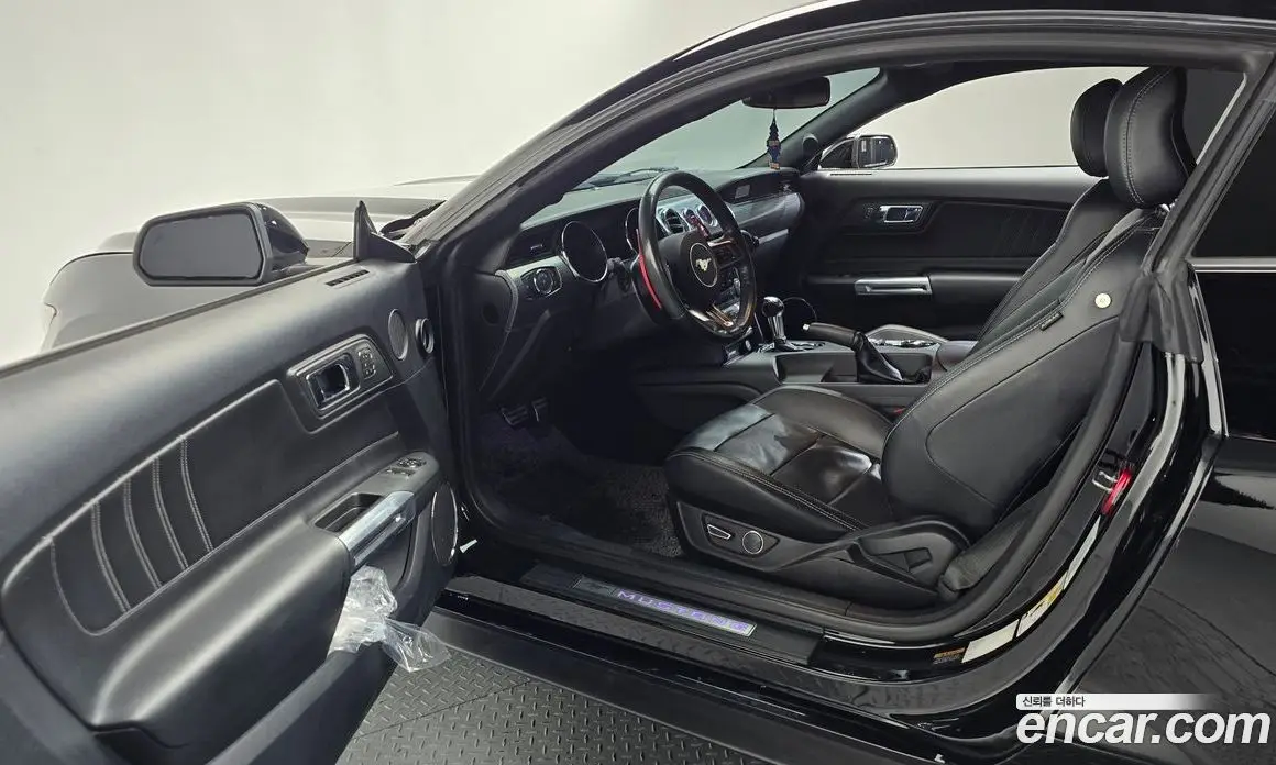 Ford Mustang 2017 2.3 автомат (гидро), фото 10