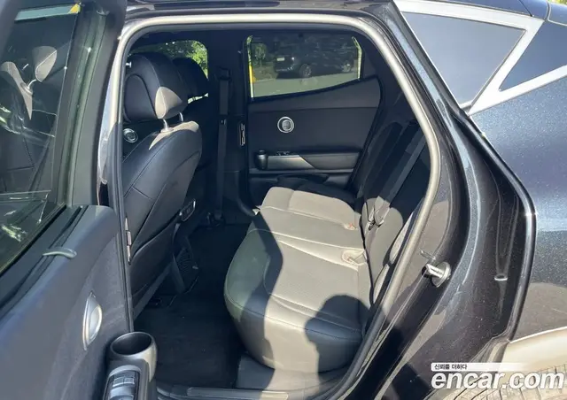 Genesis GV60 2024 0.1 автомат (гидро), миниатюра 6