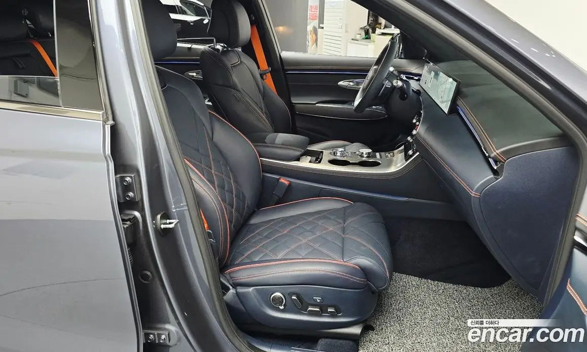 Genesis GV70 2024 2.5 автомат (гидро), фото 12