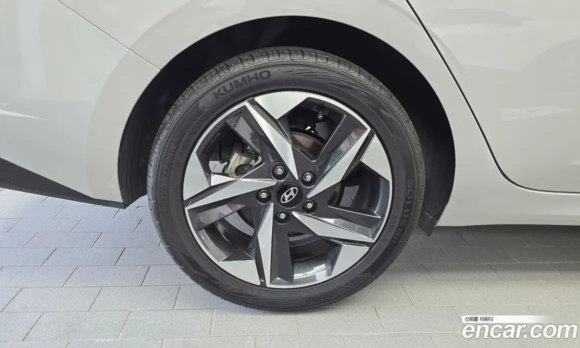 Hyundai Avante 2022 1.6 автомат (гидро), фото 5