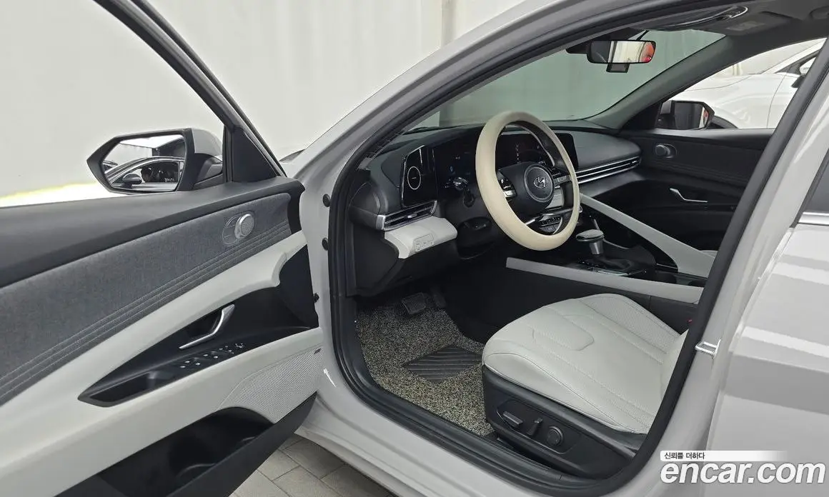 Hyundai Avante 2022 1.6 автомат (гидро), фото 10