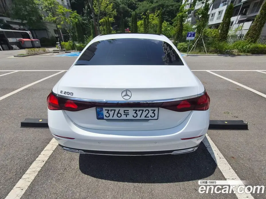 Mercedes-Benz E-Class 2025 2.0 автомат (гидро), фото 4
