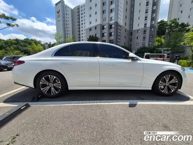 Mercedes-Benz E-Class 2025 2.0 автомат (гидро), миниатюра 9