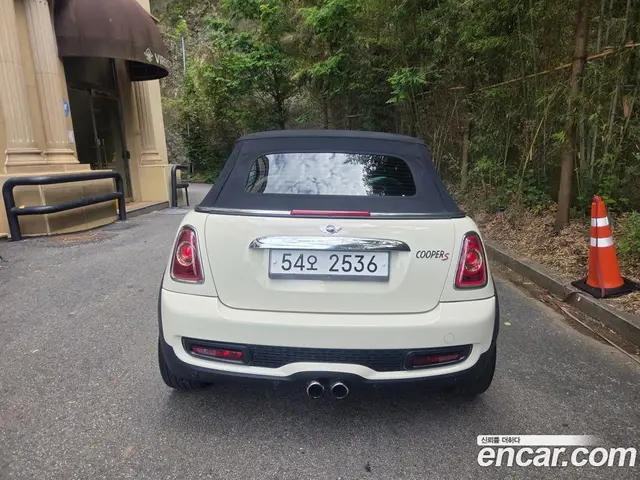 Mini Cooper Convertible 2012 1.6 автомат (гидро), миниатюра 6
