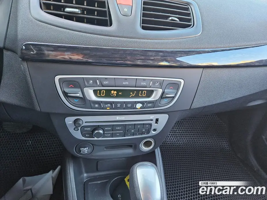 Renault (Samsung) SM3 2014 1.6 автомат (гидро), фото 18 Renault (Samsung) SM3 2014 1.6 автомат (гидро), фото 18
