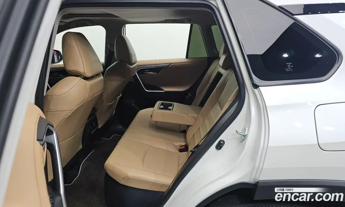 Toyota RAV4 2019 2.5 автомат (гидро), фото 11