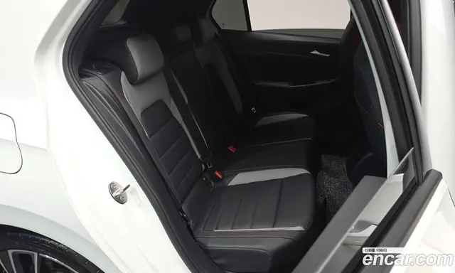 Volkswagen Golf 2023 2.0 автомат (гидро), миниатюра 11