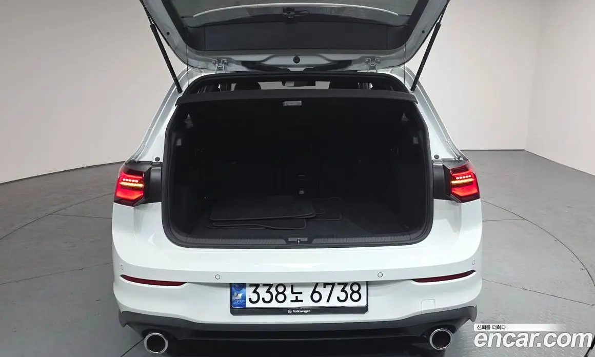 Volkswagen Golf 2023 2.0 автомат (гидро), фото 19