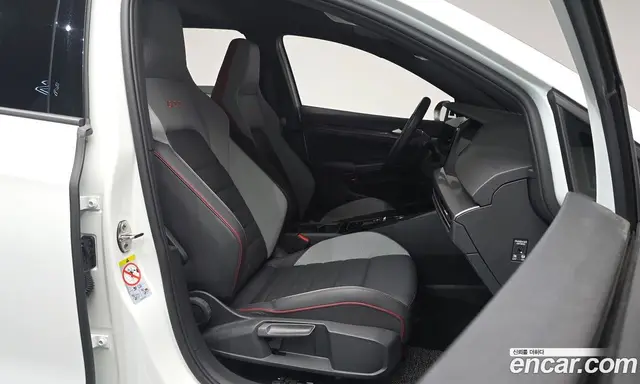 Volkswagen Golf 2023 2.0 автомат (гидро), миниатюра 9