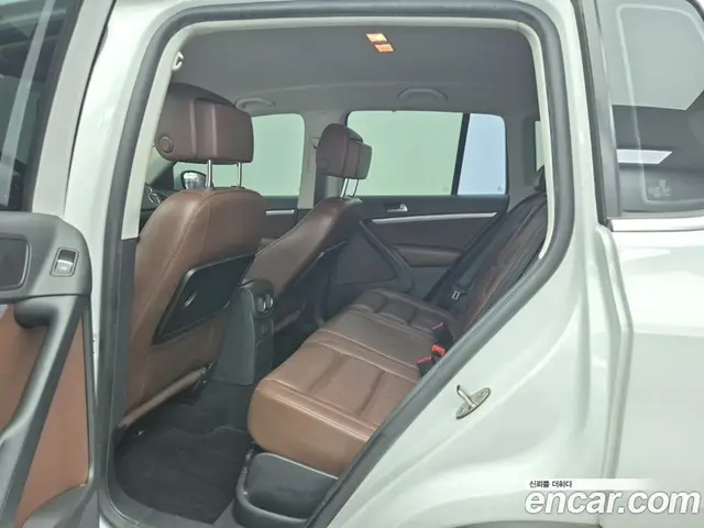 Volkswagen Tiguan 2015 2.0 автомат (гидро), миниатюра 12