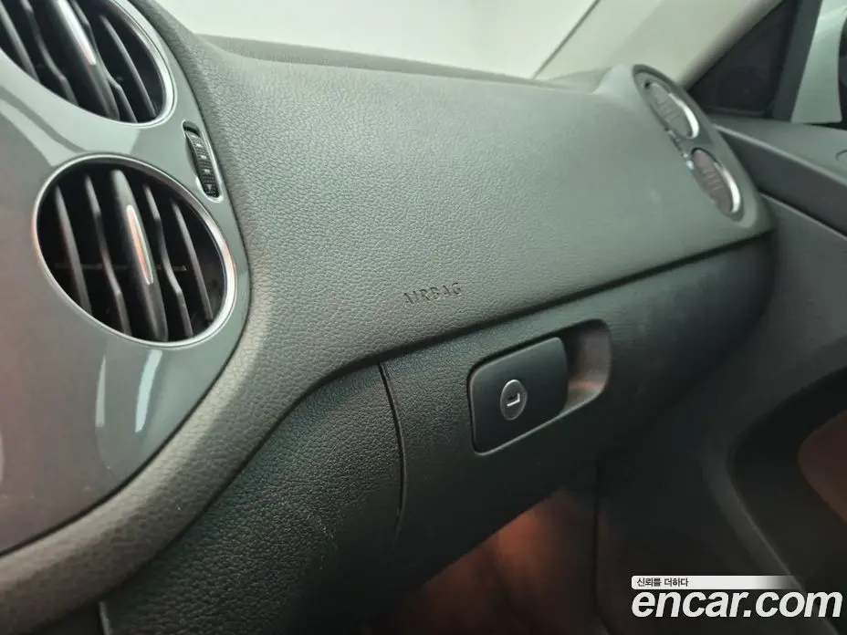 Volkswagen Tiguan 2015 2.0 автомат (гидро), фото 15