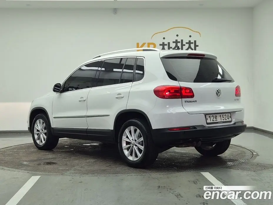 Volkswagen Tiguan 2015 2.0 автомат (гидро), фото 3