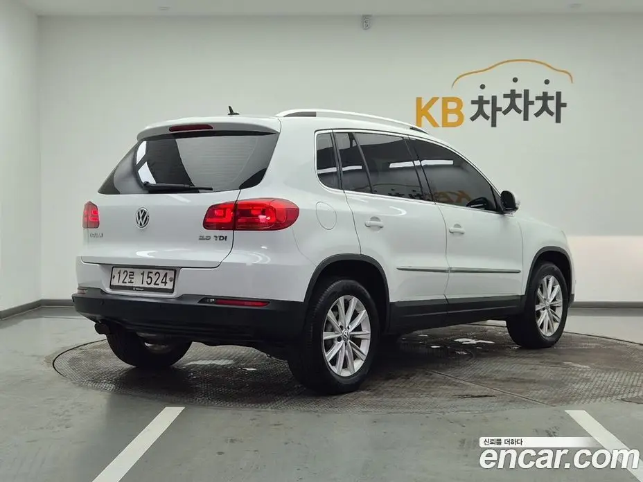 Volkswagen Tiguan 2015 2.0 автомат (гидро), фото 4
