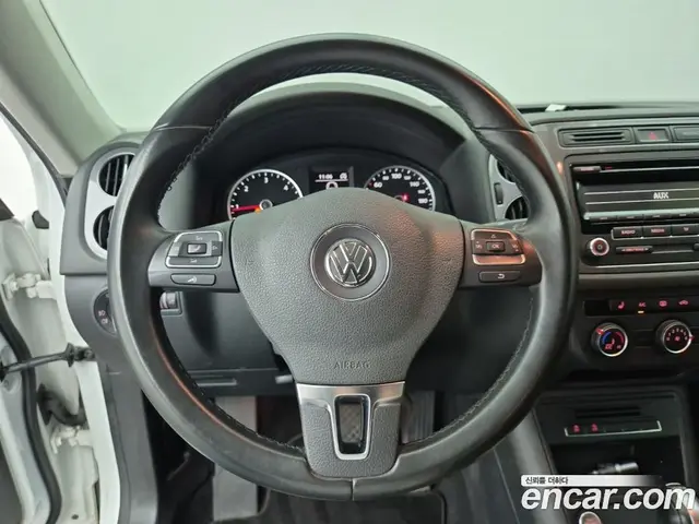 Volkswagen Tiguan 2015 2.0 автомат (гидро), миниатюра 9