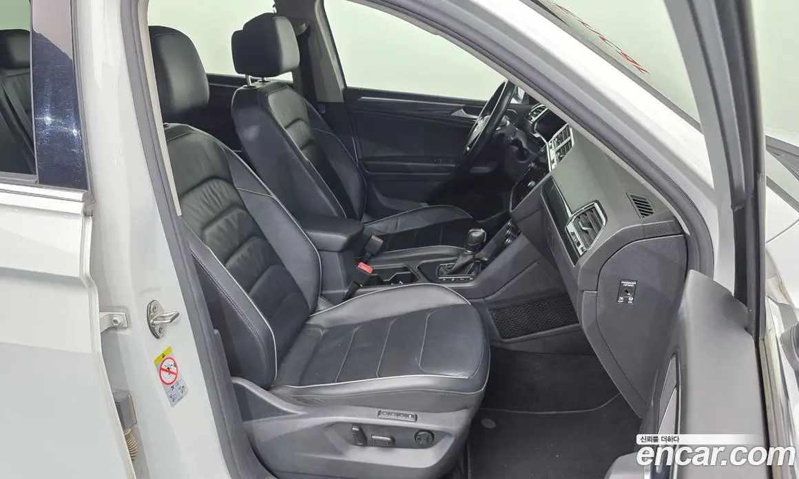 Volkswagen Tiguan 2018 2.0 автомат (гидро), фото 11 Volkswagen Tiguan 2018 2.0 автомат (гидро), фото 11