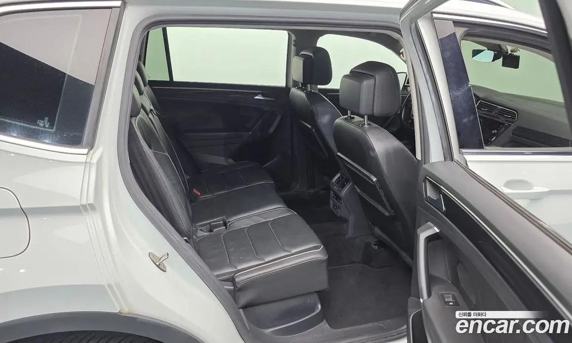 Volkswagen Tiguan 2018 2.0 автомат (гидро), фото 12 Volkswagen Tiguan 2018 2.0 автомат (гидро), фото 12